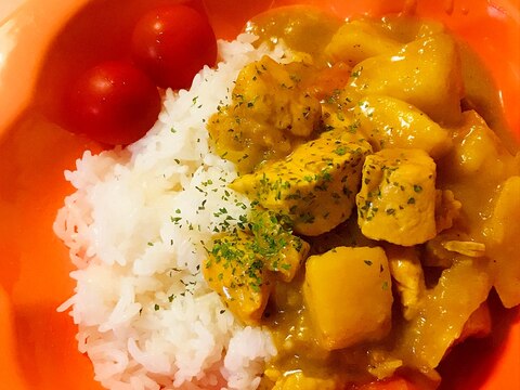 カレー粉&米粉で作る●りんご&はちみつチキンカレー